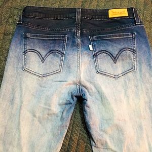 Women’s skinny jeans